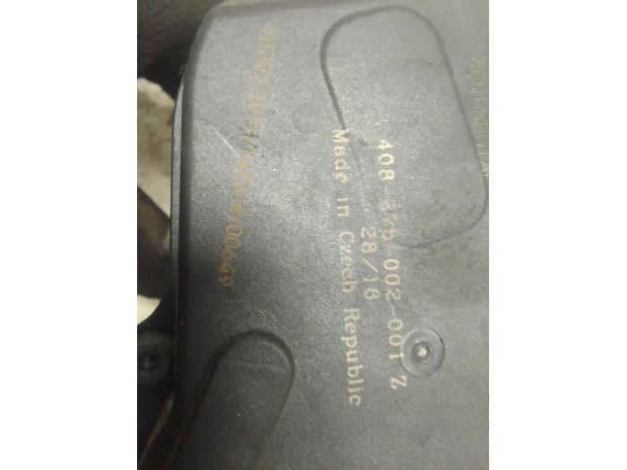 Usagé Valve RGE Audi A4 (B7) 2.0 TDI 16V Quattro Prix € 80,00 Règlement à la marge proposé par Autodemontage van de Laar