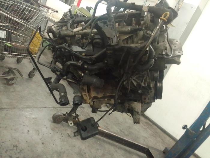 Engine from a Fiat Grande Punto (199) 1.3 JTD Multijet 16V VGT 2005