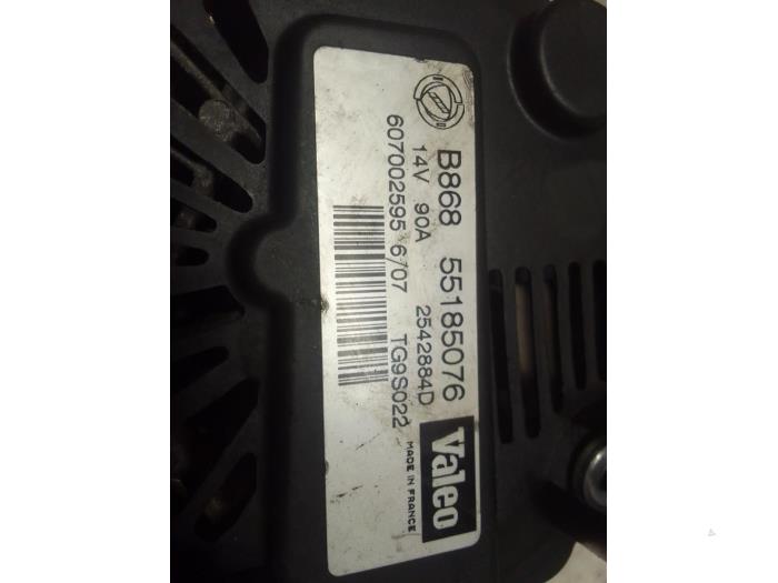 Begagnade Dynamo Fiat Grande Punto (199) 1.3 JTD Multijet 16V VGT Pris € 50,00 Marginaltabell erbjuds av Autodemontage van de Laar