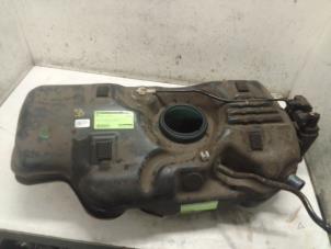 Gebrauchte Krafstofftank Opel Karl 1.0 12V Preis € 50,00 Margenregelung angeboten von Autodemontage van de Laar