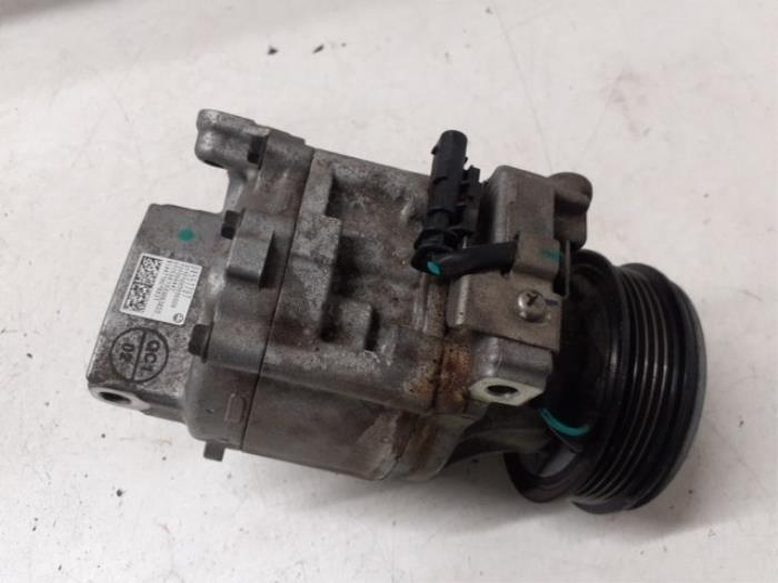 Gebrauchte Klimapumpe Opel Karl 1.0 12V Preis € 100,00 Margenregelung angeboten von Autodemontage van de Laar
