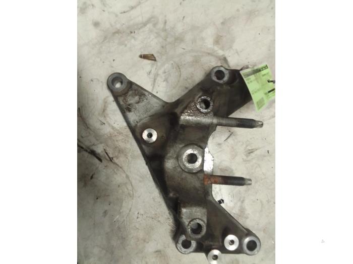 Used Engine mount Ford Transit 2.0 TDCi 16V Eco Blue 105 Price € 60,50 Inclusive VAT offered by Autodemontage van de Laar