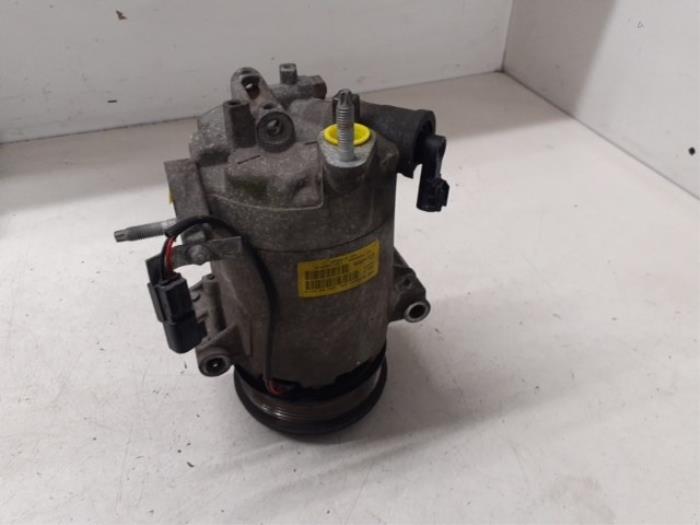 Gebrauchte Klimapumpe Ford Fiesta 6 (JA8) 1.0 SCI 12V 80 Preis € 100,00 Margenregelung angeboten von Autodemontage van de Laar