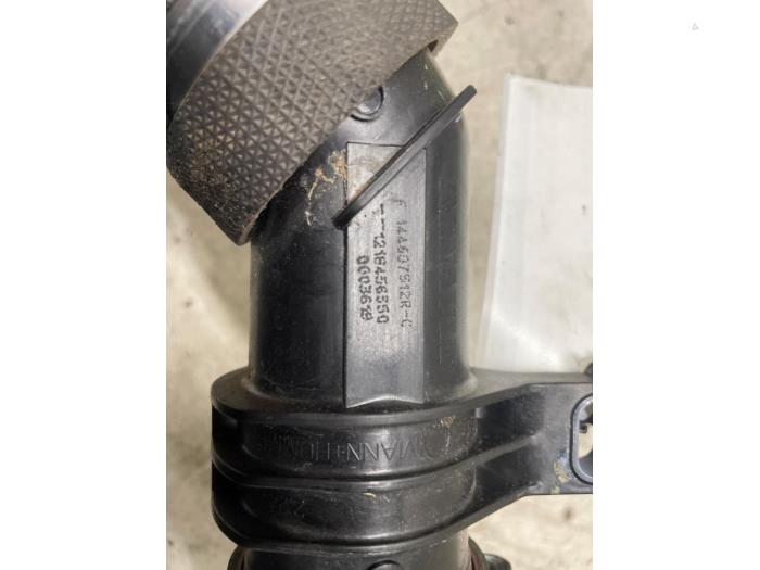 Gebrauchte Intercooler Rohr Mercedes CLA (118.3) 1.5 CLA-180d Preis € 85,00 Margenregelung angeboten von Autodemontage van de Laar