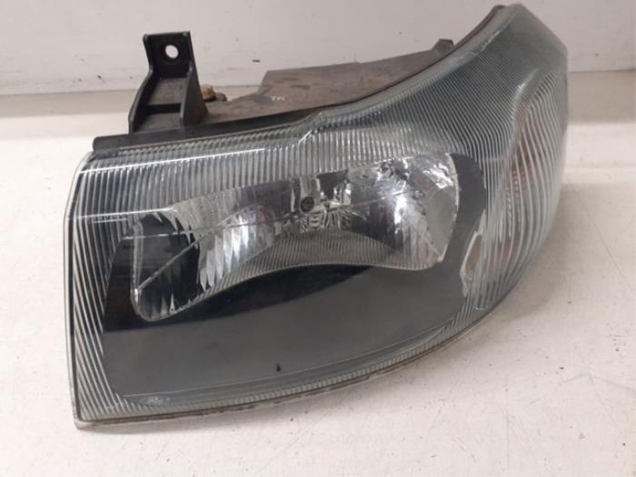 Używane Reflektor lewy Ford Transit 2.0 TDdi 16V Cena na żądanie oferowane przez Autodemontage van de Laar