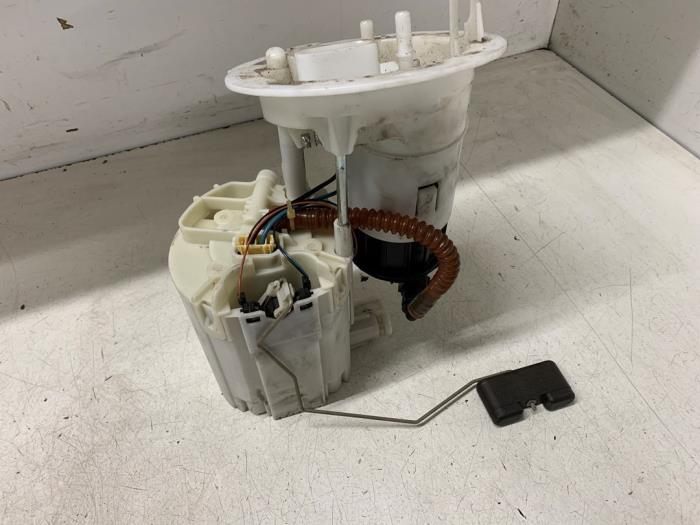 Gebrauchte Benzinpumpe Audi A4 (B8) 1.8 TFSI 16V Preis € 125,00 Margenregelung angeboten von Autodemontage van de Laar