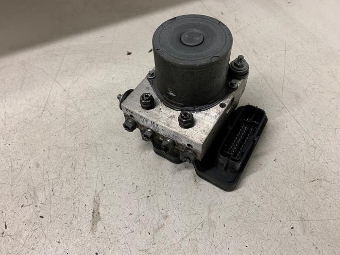 Gebrauchte ABS Pumpe Volkswagen Polo V (6R) 1.2 TSI 16V BlueMotion Technology Preis € 100,00 Margenregelung angeboten von Autodemontage van de Laar