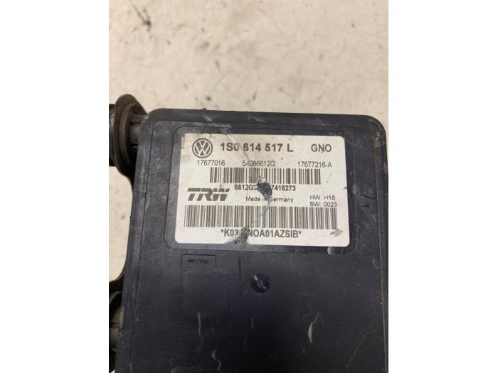 ABS-pump från en Volkswagen Up! (121) 1.0 12V 60 2017