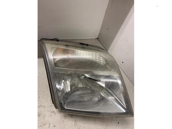 Używane Reflektor prawy Ford Transit Connect 1.8 TDCi 75 Cena € 50,00 Procedura marży oferowane przez Autodemontage van de Laar