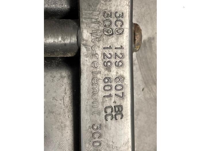 Begagnade Luftfilterhus Volkswagen Golf VI Variant (AJ5/1KA) 2.0 GTD 16V Pris € 40,00 Marginaltabell erbjuds av Autodemontage van de Laar