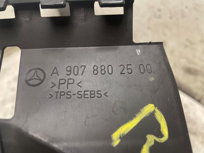 Begagnade Lufttratt Mercedes Sprinter 5t (907.6) 519 CDI 3.0 V6 24V RWD Pris € 24,20 Inklusive moms erbjuds av Autodemontage van de Laar