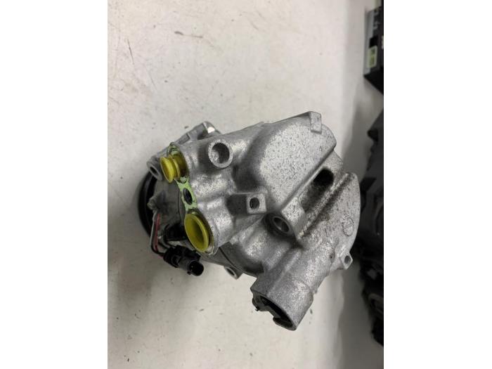 Usagé Pompe clim Opel Astra K Sports Tourer 1.0 Turbo 12V Prix € 125,00 Règlement à la marge proposé par Autodemontage van de Laar