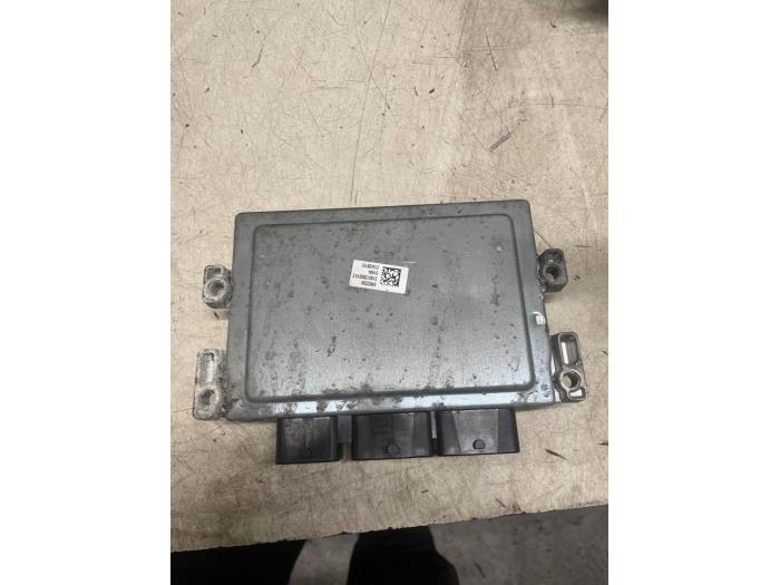 Used Engine management computer Ford Focus 3 1.6 Ti-VCT 16V 125 Price on request offered by Autodemontage van de Laar