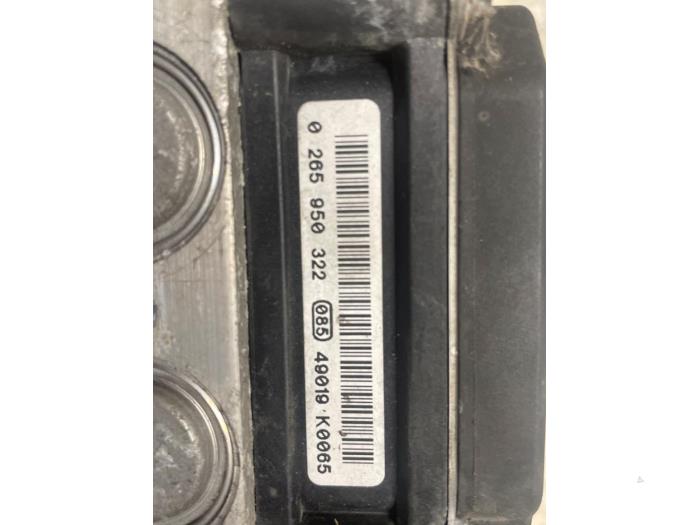 Usagé Pompe ABS Mercedes A (W169) 2.0 A-200 5-Drs. Prix € 50,00 Règlement à la marge proposé par Autodemontage van de Laar