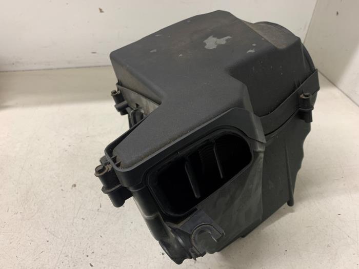 Begagnade Luftfilterhus Ford Focus 3 1.6 Ti-VCT 16V 125 Pris på förfrågan erbjuds av Autodemontage van de Laar