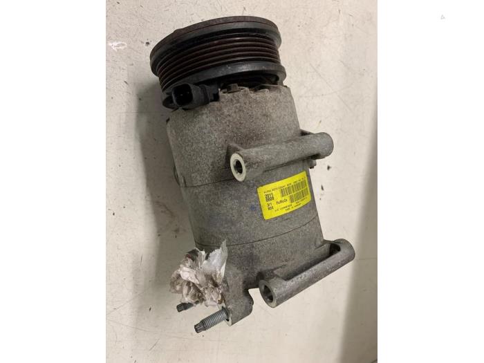 Klimapumpe van een Ford Focus 3 1.6 Ti-VCT 16V 125 2011