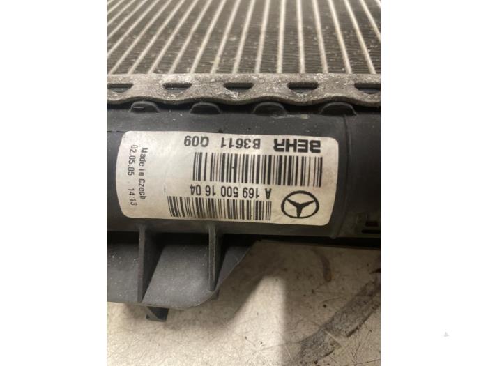 Used Radiator Mercedes A (W169) 2.0 A-200 5-Drs. Price € 25,00 Margin scheme offered by Autodemontage van de Laar