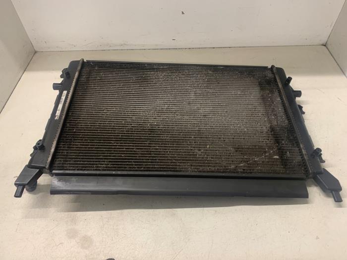 Usagé Radiateur Volkswagen Golf VI (5K1) 1.4 TSI 122 16V Prix € 35,00 Règlement à la marge proposé par Autodemontage van de Laar