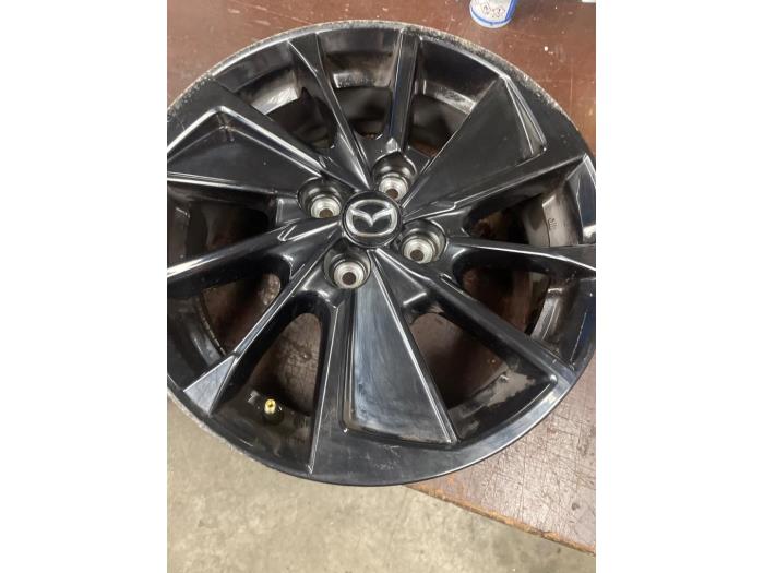 Używane Obrecz Mazda 2 (DJ/DL) 1.5 e-SkyActiv G 90 Cena € 175,00 Procedura marży oferowane przez Autodemontage van de Laar