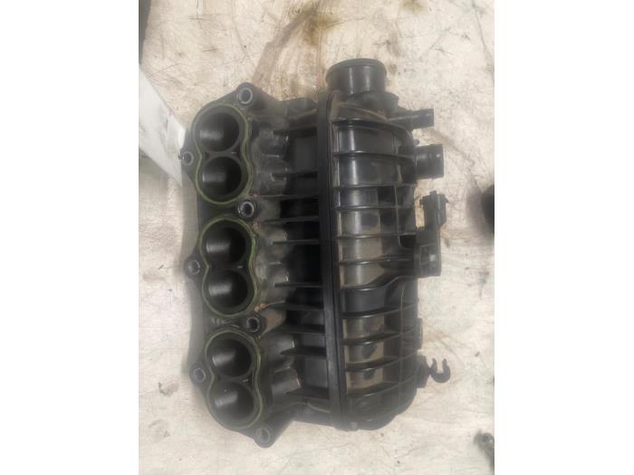 Używane Kolektor dolotowy Ford Focus 3 Wagon 1.0 Ti-VCT EcoBoost 12V 100 Cena € 35,00 Procedura marży oferowane przez Autodemontage van de Laar