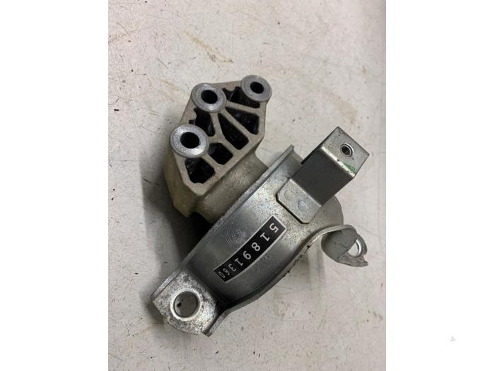 Used Engine mount Fiat 500/595/695 1.4 T-Jet 16V Price € 40,00 Margin scheme offered by Autodemontage van de Laar