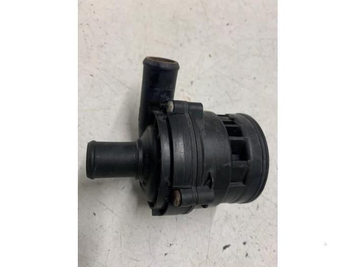 Begagnade Vattenpump Volkswagen Crafter 2.5 TDI 30/32/35/46/50 Pris på förfrågan erbjuds av Autodemontage van de Laar
