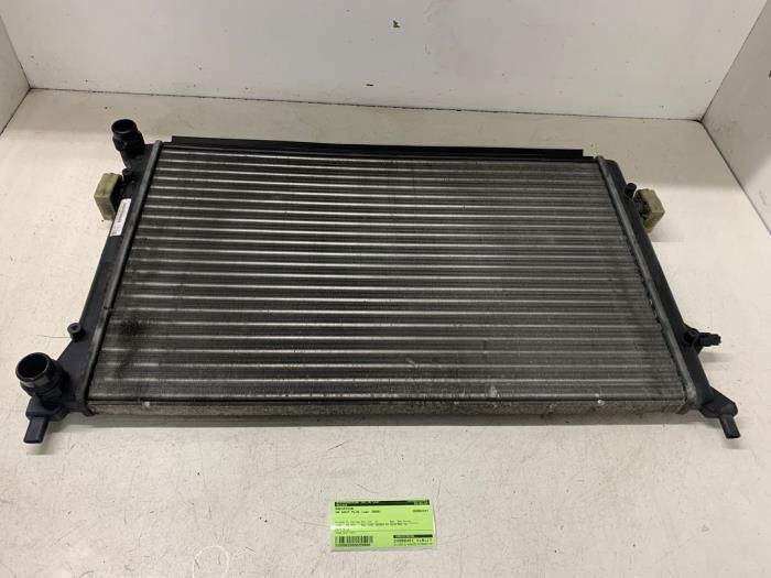 Usagé Radiateur Volkswagen Golf Plus (5M1/1KP) 1.4 16V Prix € 35,00 Règlement à la marge proposé par Autodemontage van de Laar