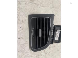 Begagnade Luftmunstycke, instrumentbräda Renault Megane IV (RFBB) 1.2 Energy TCE 100 Pris € 20,00 Marginaltabell erbjuds av Autodemontage van de Laar
