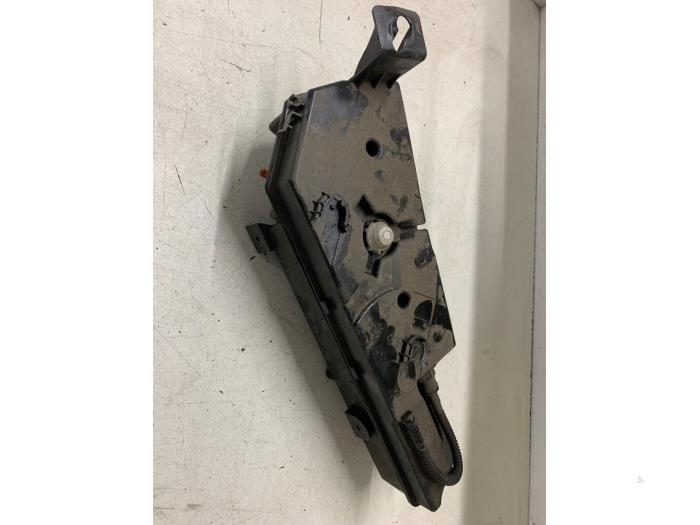 Gebrauchte Additatief tank Peugeot Partner (GC/GF/GG/GJ/GK) 1.6 BlueHDI 75 Preis auf Anfrage angeboten von Autodemontage van de Laar