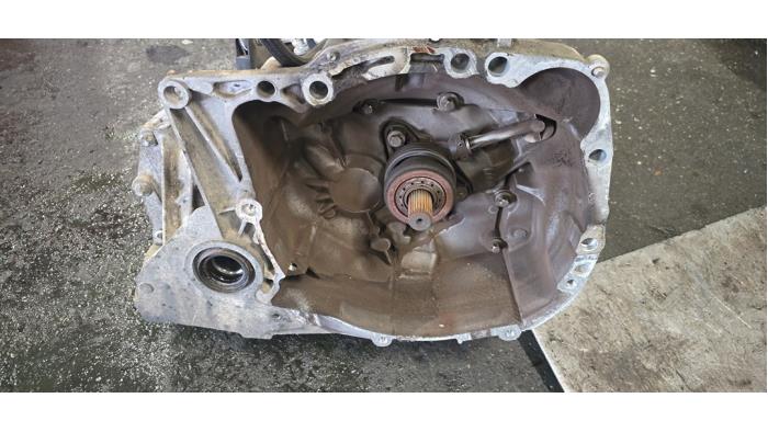 Usagé Boîte de vitesse Renault Clio III (BR/CR) 1.2 16V TCe 100 Prix € 300,00 Règlement à la marge proposé par Autodemontage van de Laar