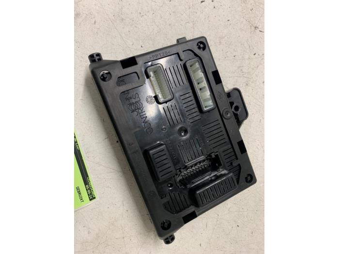 Gebrauchte Steuergerät Body Control Renault Clio III (BR/CR) 1.2 16V TCe 100 Preis € 60,00 Margenregelung angeboten von Autodemontage van de Laar