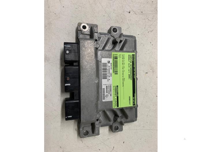 Used Engine management computer Renault Clio III (BR/CR) 1.2 16V TCe 100 Price on request offered by Autodemontage van de Laar