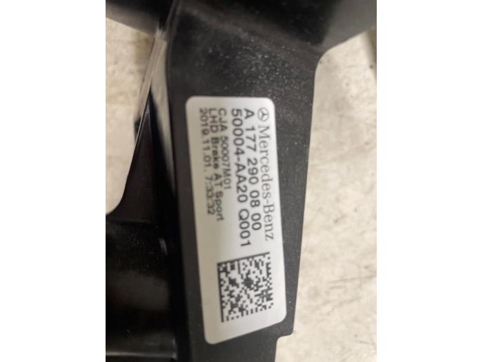 Gebrauchte Pedale Set Mercedes A (177.0) 2.0 A-220 Turbo 16V Preis € 70,00 Margenregelung angeboten von Autodemontage van de Laar