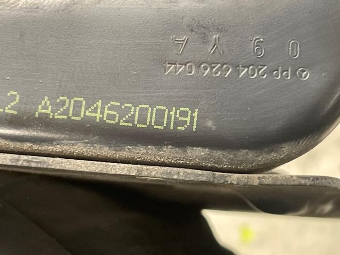 Używane Rama reflektora lewa Mercedes C Estate (S204) 1.6 C-180K 16V BlueEfficiency Cena na żądanie oferowane przez Autodemontage van de Laar