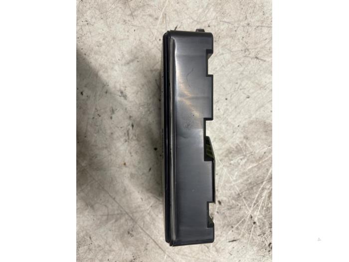 Używane Modul keyless vehicle Landrover Range Rover Evoque (LVJ/LVS) 2.0 Si4 240 16V 5-drs. Cena € 60,00 Procedura marży oferowane przez Autodemontage van de Laar