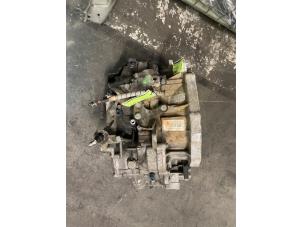 Getriebe van een Renault Vel Satis (BJ) 3.5 V6 24V Autom. 2002