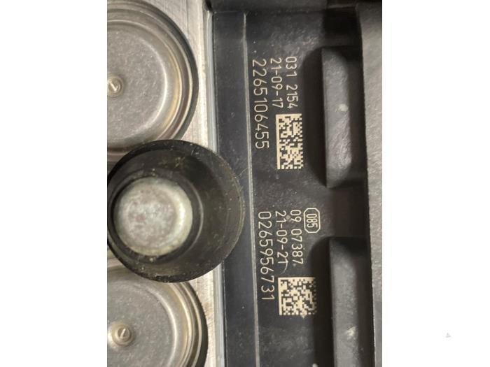 Usagé Bloc ABS Peugeot 108 1.0 12V VVT-i Prix € 75,00 Règlement à la marge proposé par Autodemontage van de Laar