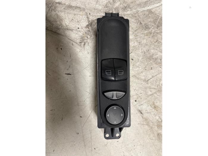 Usados Interruptor de ventanilla eléctrica Volkswagen Crafter 2.0 TDI 16V Precio € 60,50 IVA incluido ofrecido por Autodemontage van de Laar