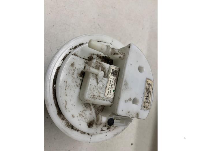 Usagé Pompe essence Peugeot 5008 II (M4/MC/MJ/MR) 1.2 12V e-THP PureTech 130 Prix € 75,00 Règlement à la marge proposé par Autodemontage van de Laar