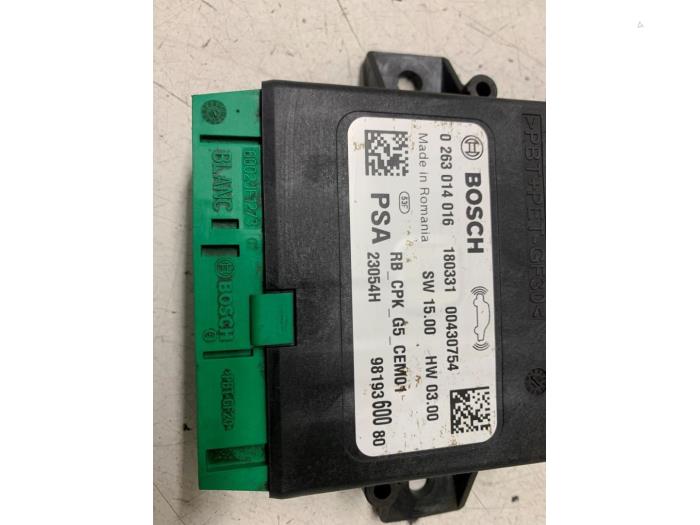 Begagnade PDC-modul Peugeot 5008 II (M4/MC/MJ/MR) 1.2 12V e-THP PureTech 130 Pris på förfrågan erbjuds av Autodemontage van de Laar
