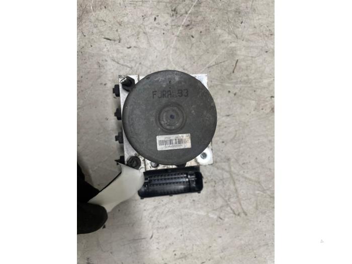 Usagé Bloc ABS Hyundai i10 (F5) 1.2i 16V Prix € 65,00 Règlement à la marge proposé par Autodemontage van de Laar