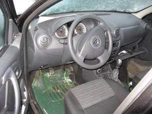 Usagé Rouleau airbag Dacia Duster (HS) 1.5 dCi 4x4 Prix € 70,00 Règlement à la marge proposé par Autodemontage van de Laar