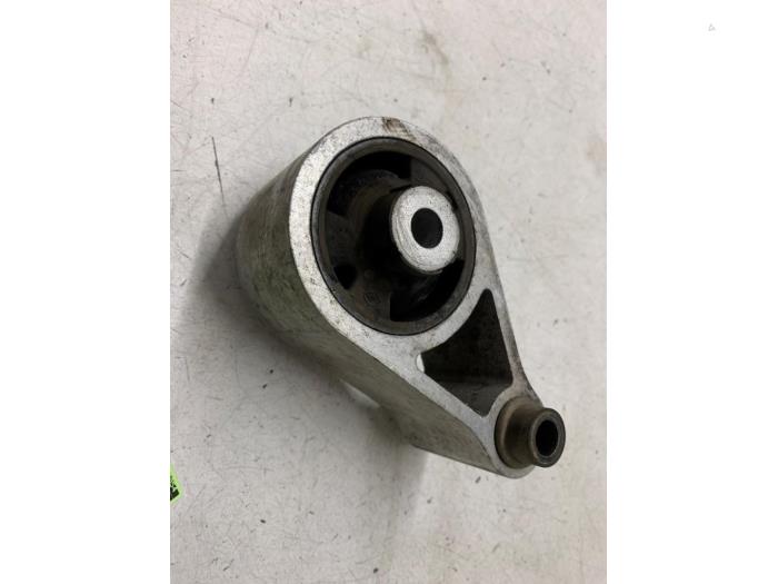 Used Engine mount Opel Movano (4A1; 4A2; 4B2; 4B3; 4C2; 4C3) 2.8 DTI Kat. Price on request offered by Autodemontage van de Laar