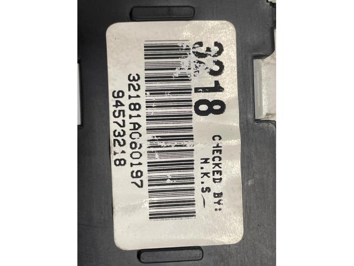 Begagnade Innerdisplay Chevrolet Spark (M300) 1.0 16V Bifuel Pris € 21,00 Marginaltabell erbjuds av Autodemontage van de Laar