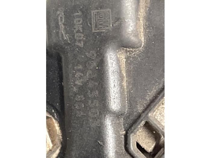 Begagnade Dynamo Chevrolet Spark (M300) 1.0 16V Bifuel Pris € 40,00 Marginaltabell erbjuds av Autodemontage van de Laar