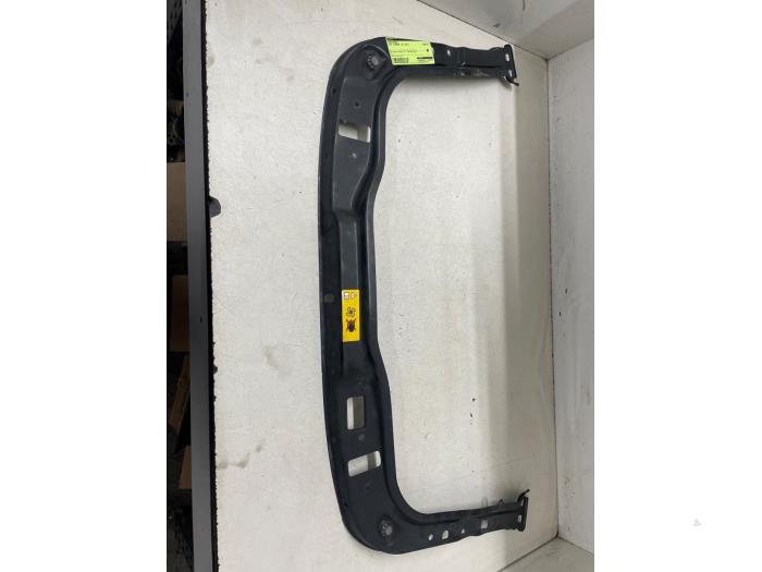 Używane Panel przedni Mini Clubman (R55) 1.6 16V Cooper Cena € 75,00 Procedura marży oferowane przez Autodemontage van de Laar