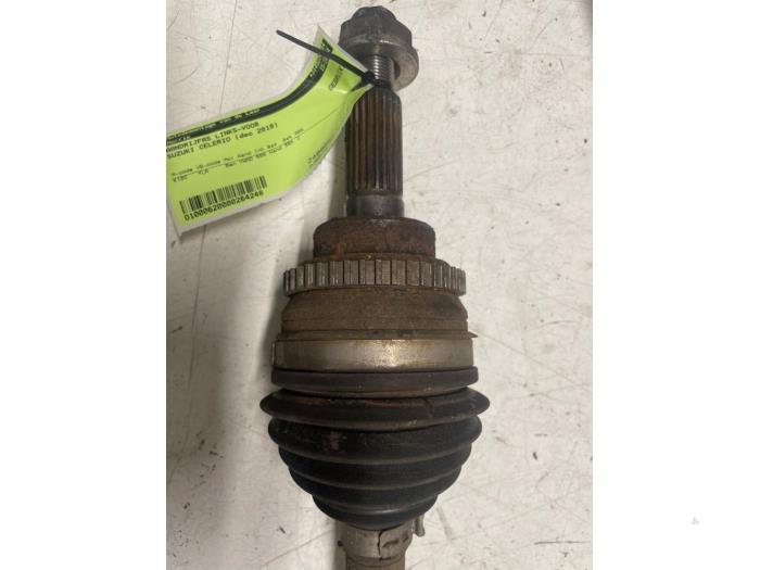 Gebrauchte Antriebswelle links vorne Suzuki Celerio (LF) 1.0 12V Dualjet Preis € 70,00 Margenregelung angeboten von Autodemontage van de Laar