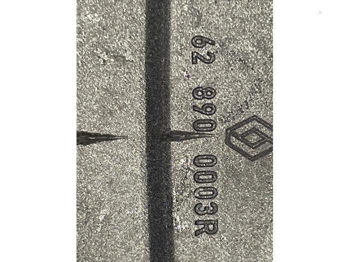 Używane Emblemat Renault Scénic III (JZ) 1.4 16V TCe 130 Cena € 25,00 Procedura marży oferowane przez Autodemontage van de Laar