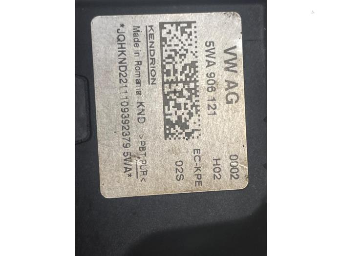 Usagé Module pompe carburant Volkswagen Golf VIII (CD1) 2.0 TSI R 16V 4Motion Prix € 70,00 Règlement à la marge proposé par Autodemontage van de Laar