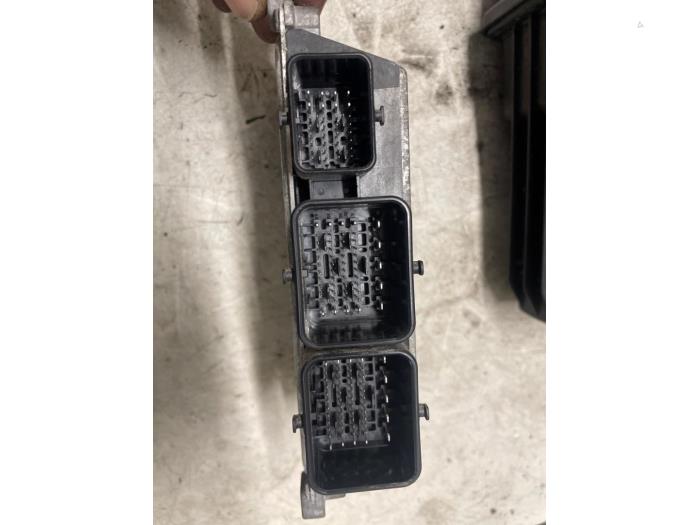 Used Engine management computer Citroen C4 Cactus (0B/0P) 1.2 PureTech 82 12V Price € 100,00 Margin scheme offered by Autodemontage van de Laar